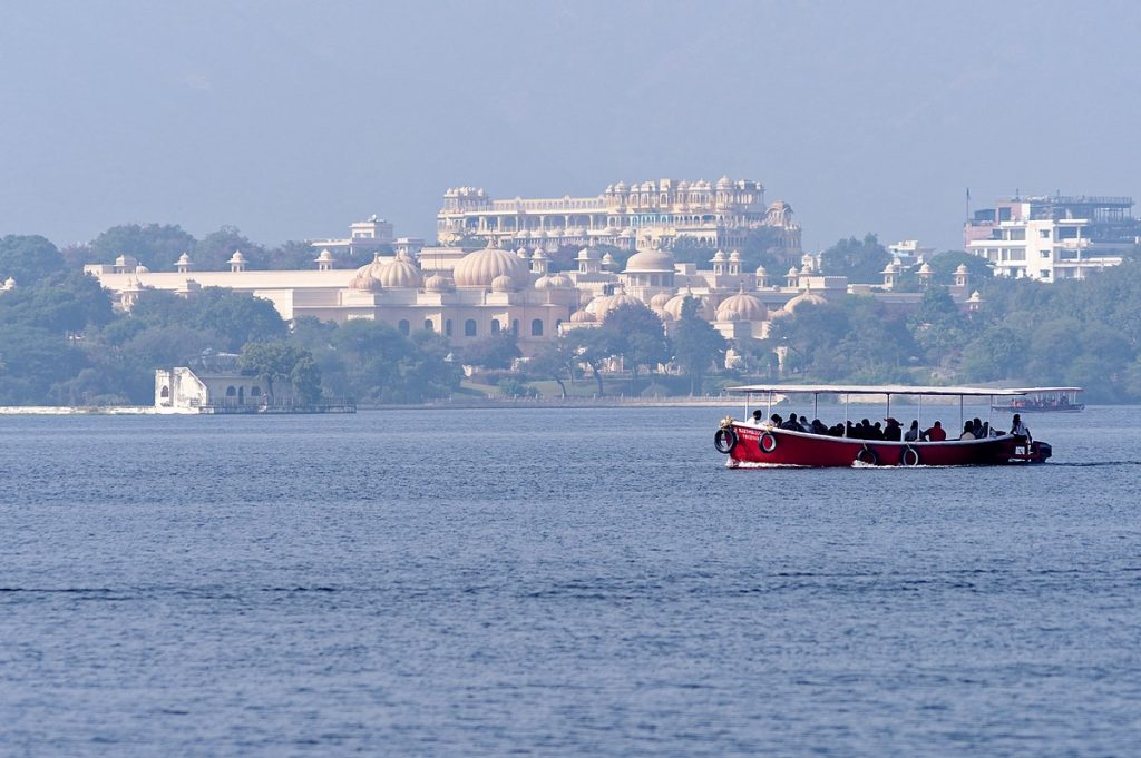 Jakub Hałun, CC BY-SA 4.0 <https://creativecommons.org/licenses/by-sa/4.0>, via Wikimedia Commons - Udaipur