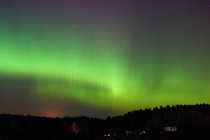 Tero Karppinen from Finland, CC BY 2.0 , via Wikimedia Commons - Northern Lights in Finland
