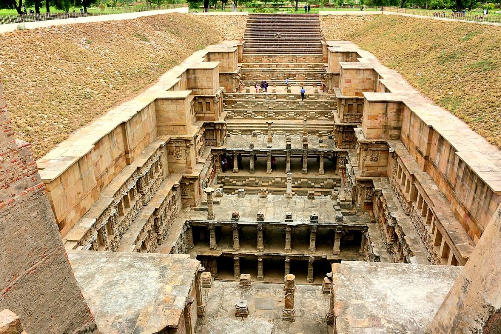 Rupeshsarkar, CC BY-SA 4.0 <https://creativecommons.org/licenses/by-sa/4.0>, via Wikimedia Commons - Most Beautiful Stepwells in India 